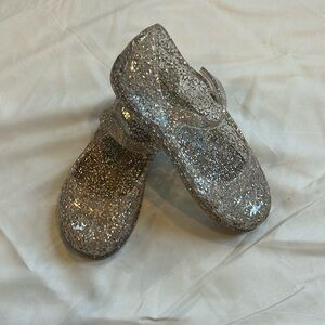 Sparkly jelly’s from old navy. Size 10 toddler